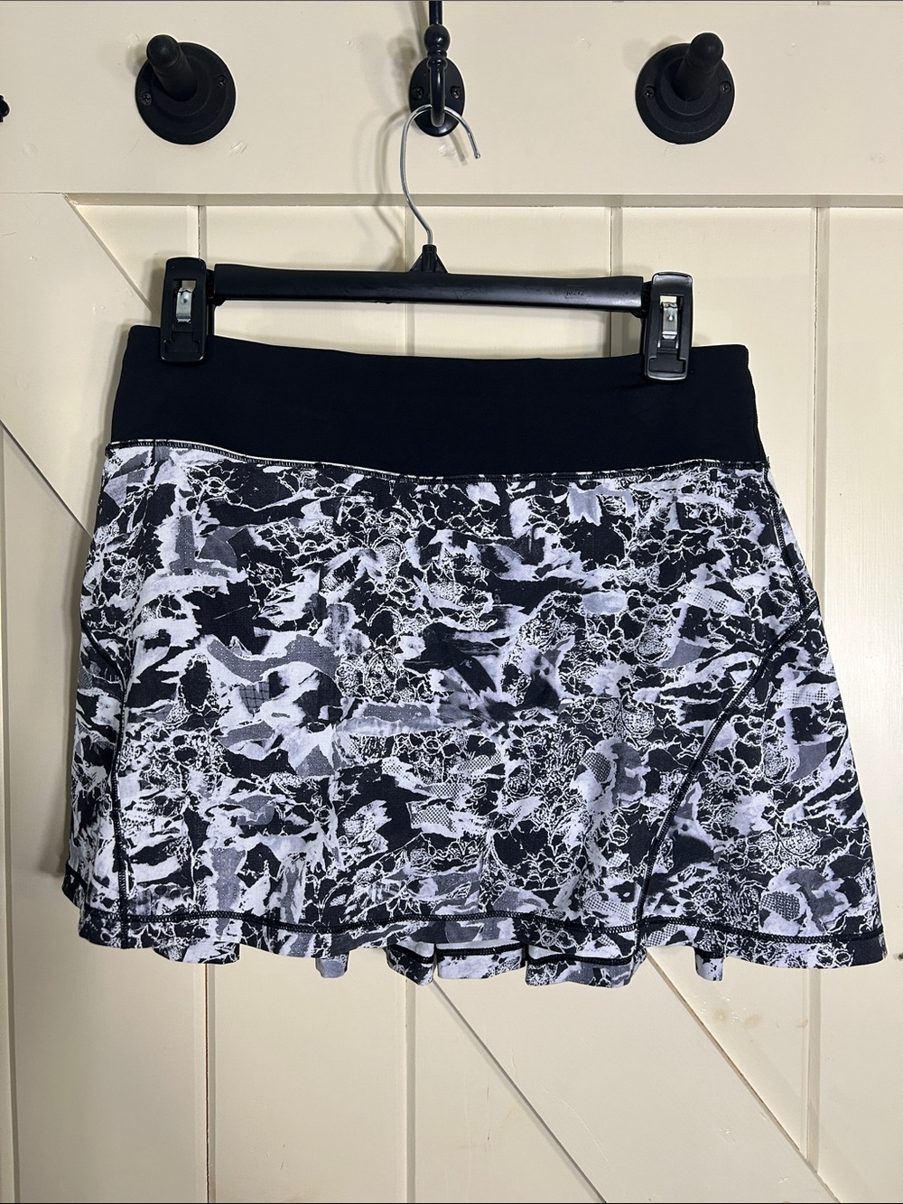 Lululemon Black & White Printed Tennis Skort Size 4
